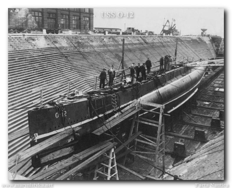 Okr�t zbudowany przez firm� Lake Torpedo Boat Co. w Bridgeport wed�ug jej projektu. Wodowanie -29.09.1917, wej�cie do s�u�by - 18.10.1918. Skre�lony z listy floty 29.05.1930. Rozmy�lnie zatopiony przez Amerykan�w 20.11.1931.