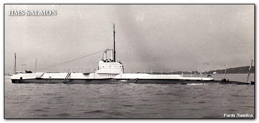 The British submarine HMS SALMON. Brytyjski okrt podwodny HMS SALMON.