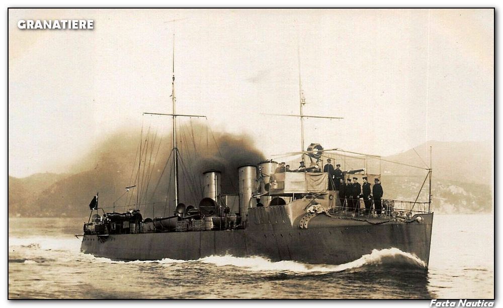 Italian-destroyer-Granatiere-in-Roma GRANATIERE- cacciatorpediniere della Regia Marina
