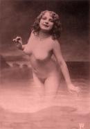 Akty kobiece na starych poczt�wkach.