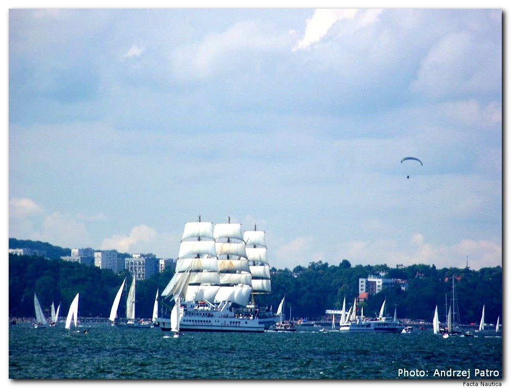 The Tall Ships'Races - Gdynia 2009 - Operation Sail. PHOTO: Andrzej Patro.