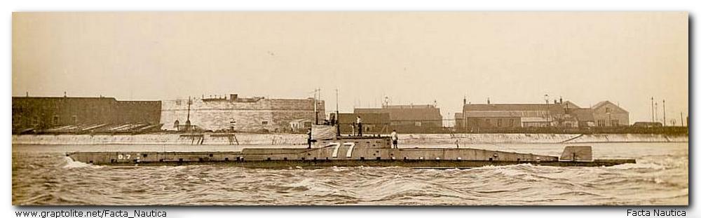 British submarine HMS D7